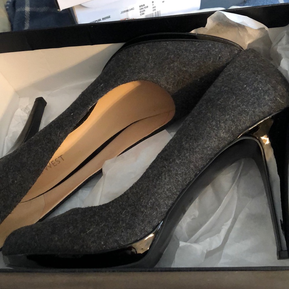 Shoes with pumps